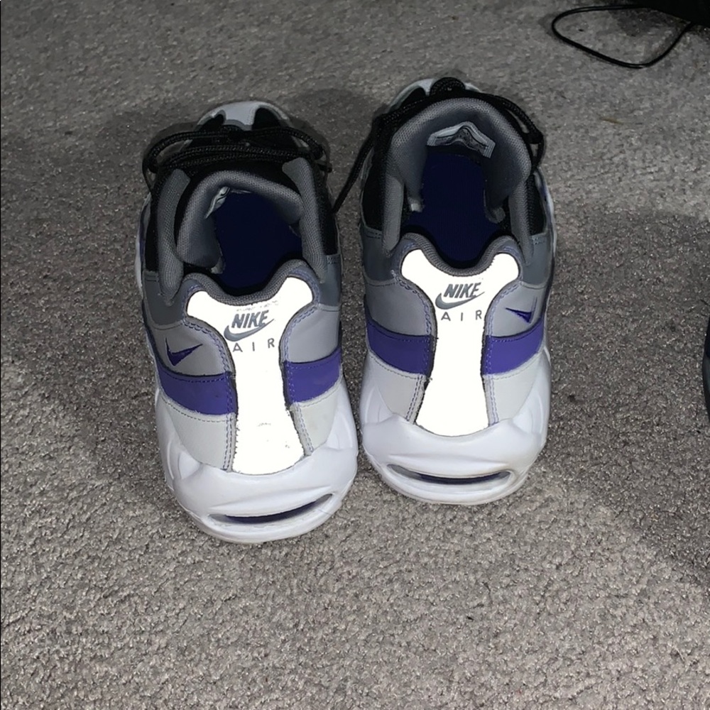 AirMaxs - Picture 3 of 4